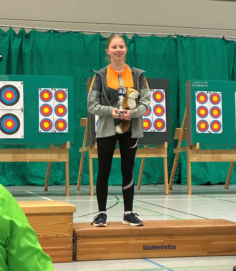 Leni auf dem Siegerpodest