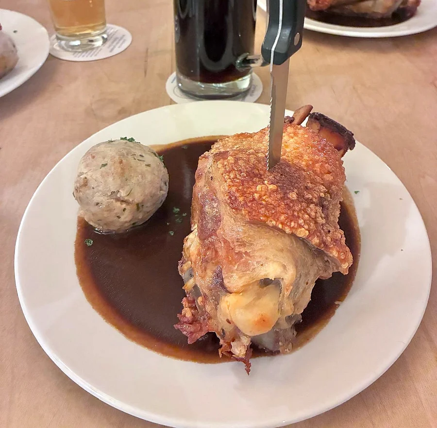 Schweinshaxe